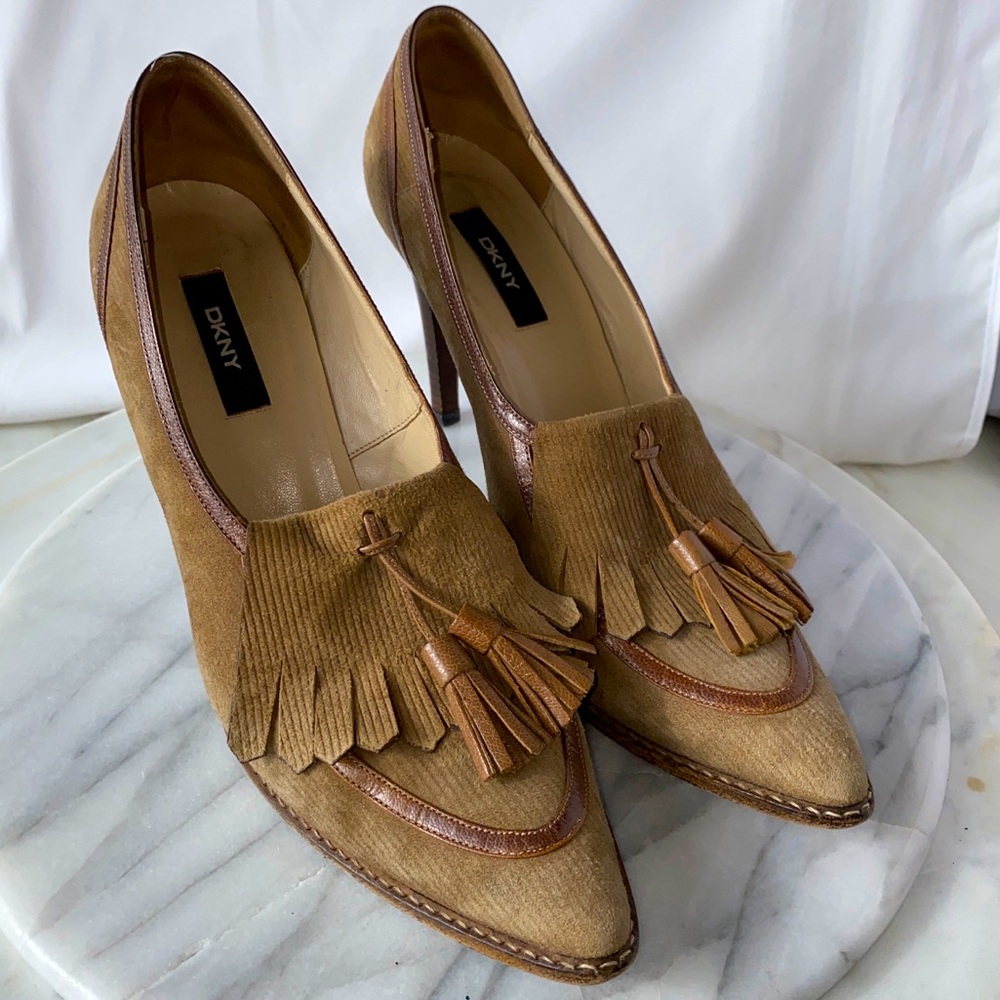DKNY Tan Beige Nude Leather Trim & Tassel Suede Fringe Stiletto Heels Pointy Toe